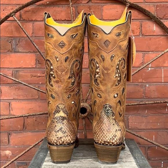 - CORRAL NEW Python Snakeskin Inlay Snip Toe Boots - Picture 4 of 13